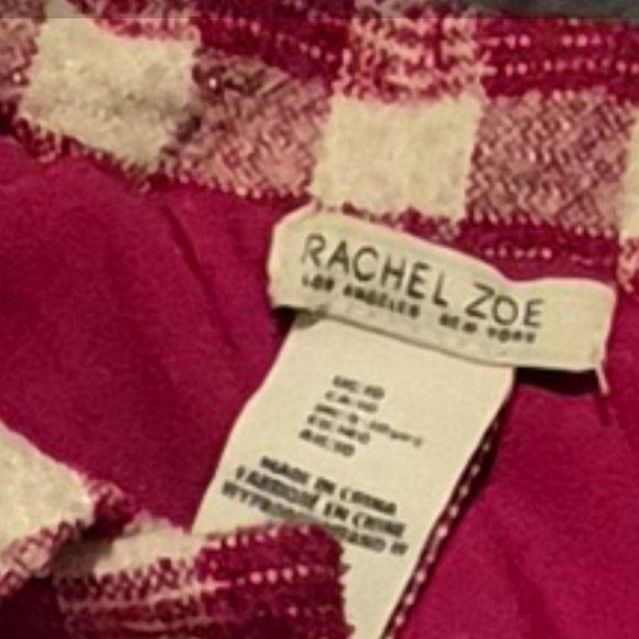 Stylish Red and White Checkered Coat with Bag - Picture 2 of 8